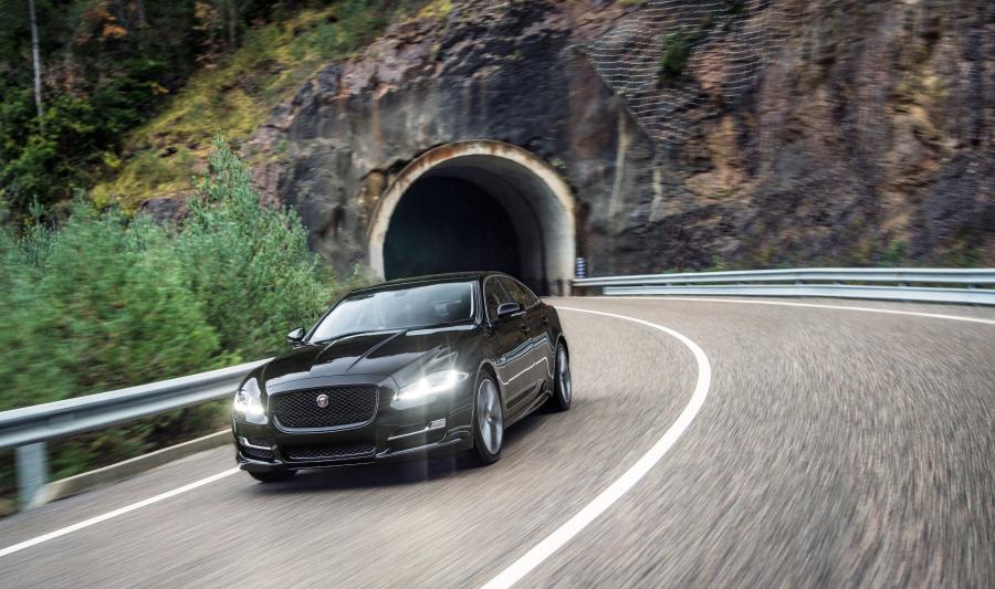  Jaguar XJ R Sport 2015 года  (UK) (фото 5 из 5)